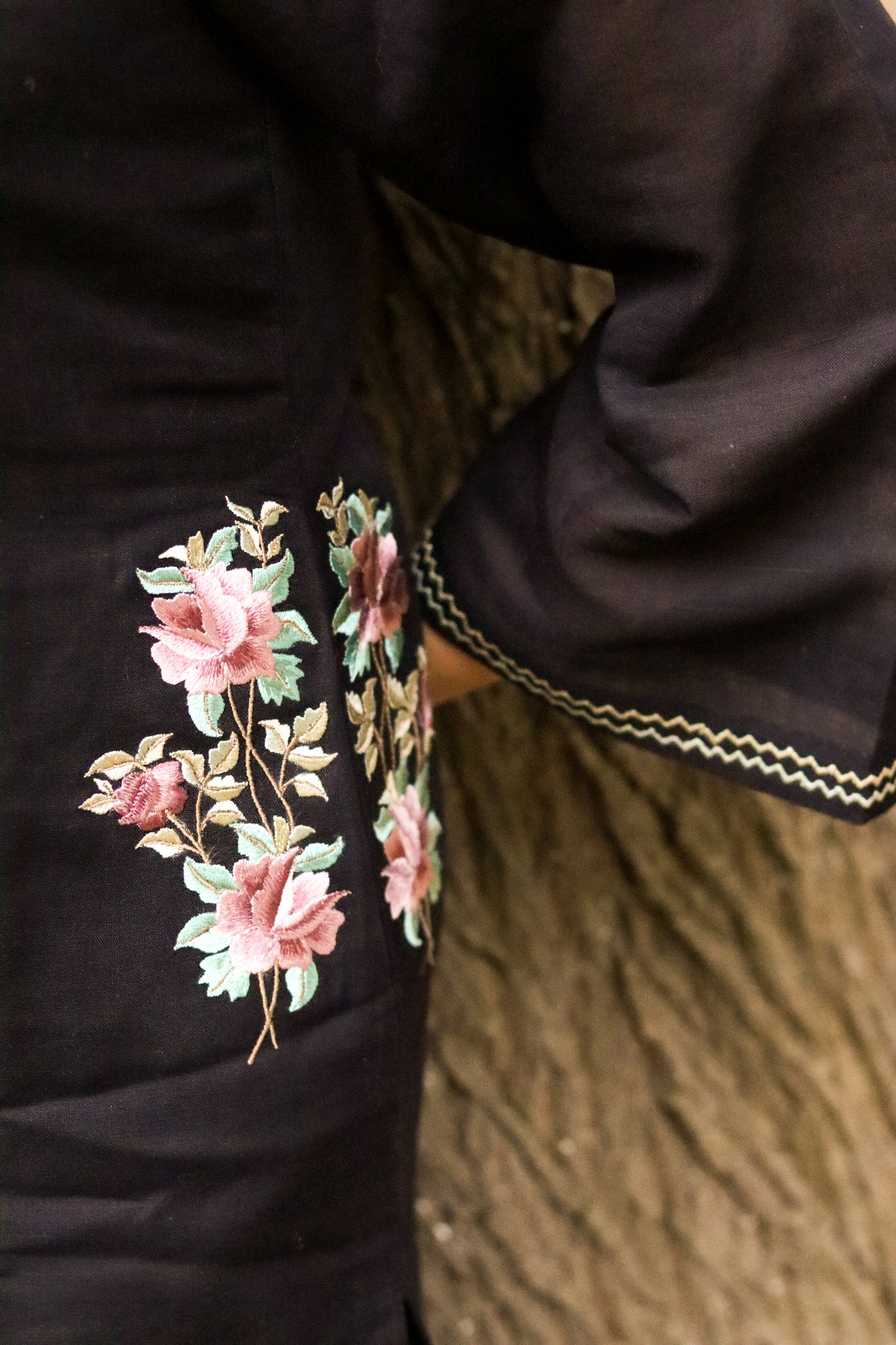 Black Kurta Set with Embroidered Side-Pockets