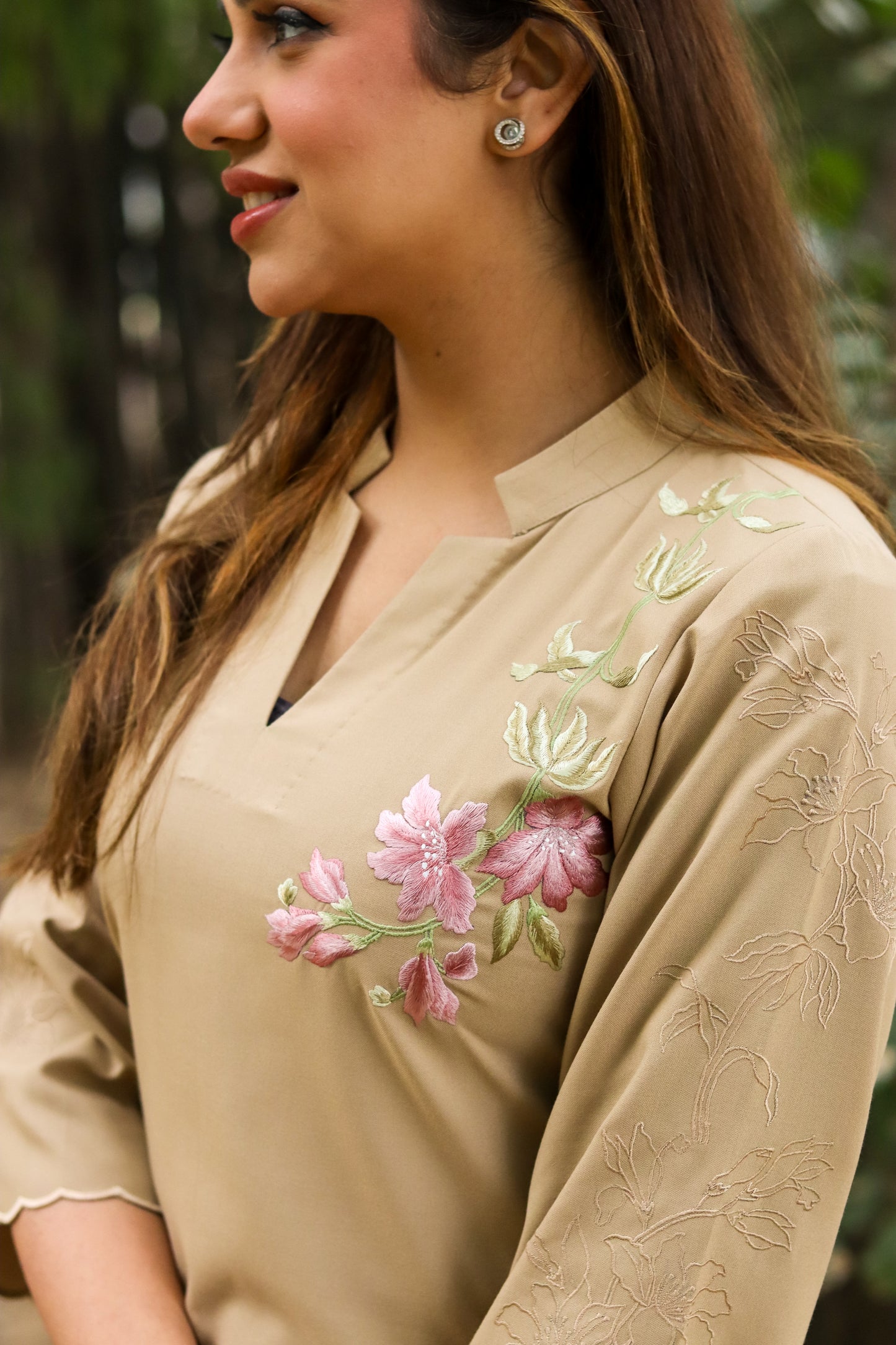 Beige Kurta Set with Embroidered Lavender Bunch