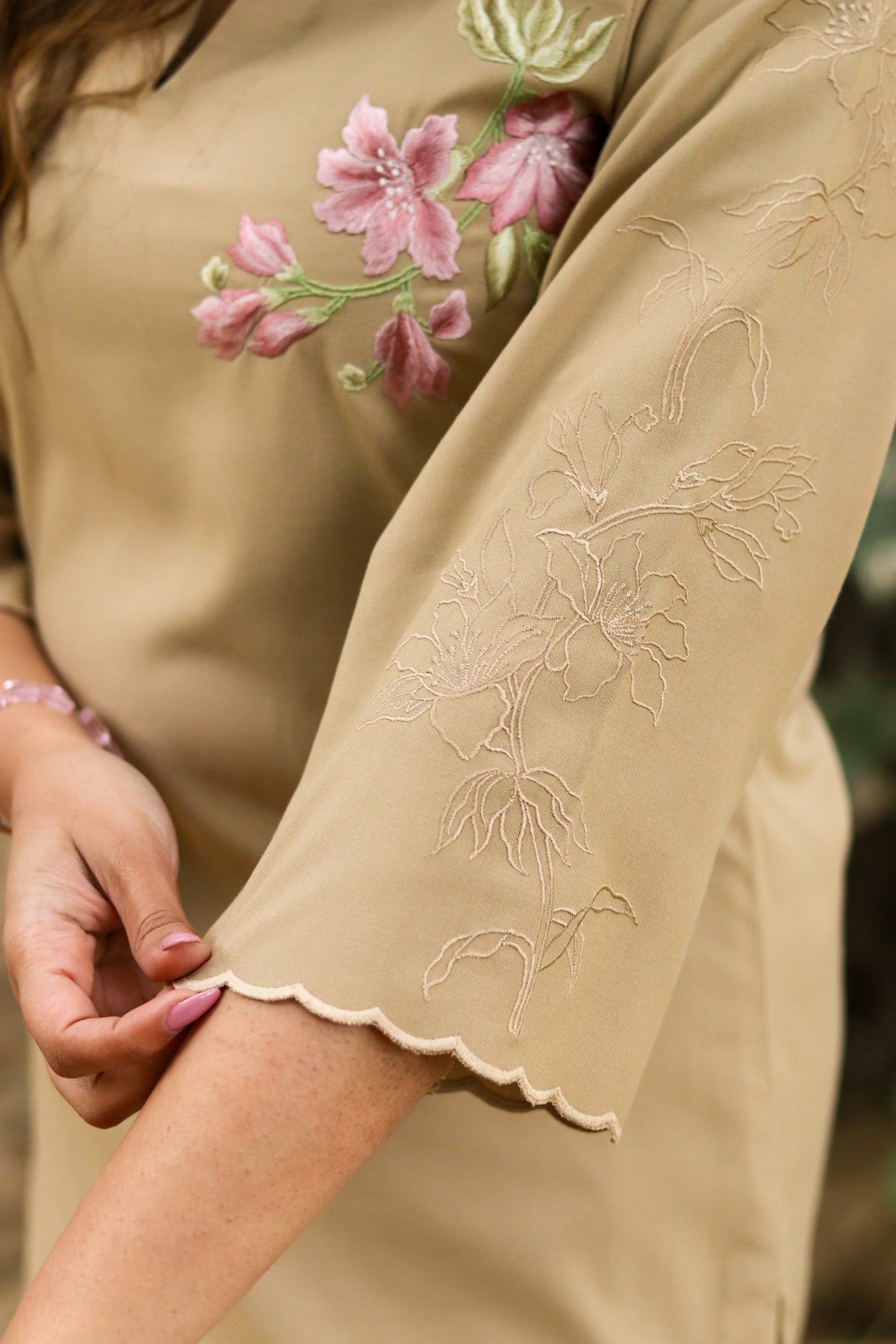 Beige Kurta Set with Embroidered Lavender Bunch
