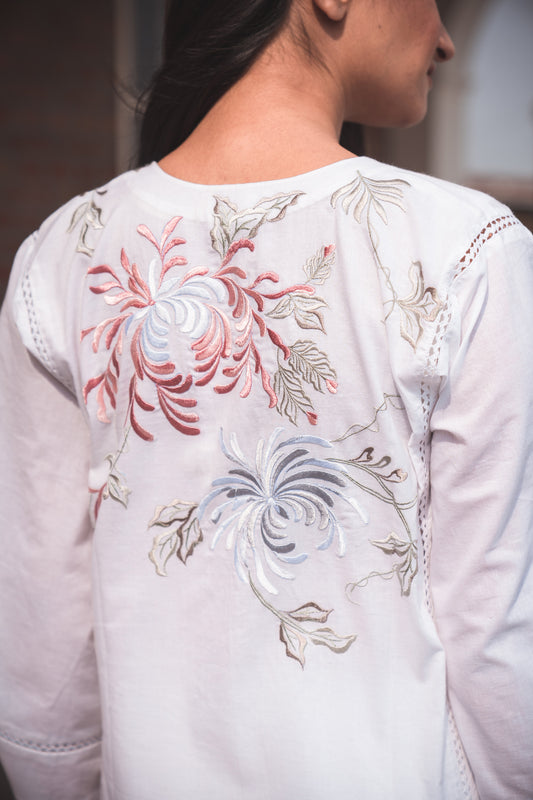 White Kurta Set with Embroidered Back